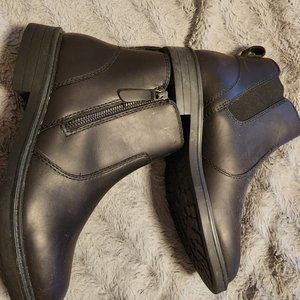 Leather short boot size 9